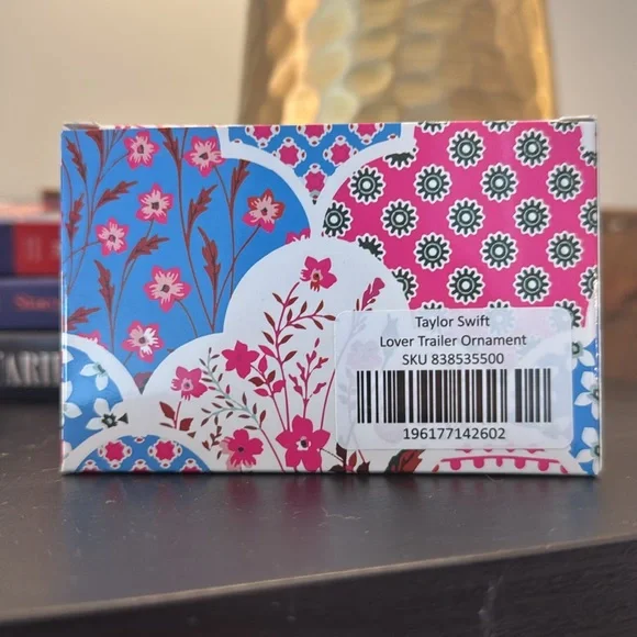 NIB! Taylor Swift  ‘Lover’ Camper Ornament! - Picture 2 of 3